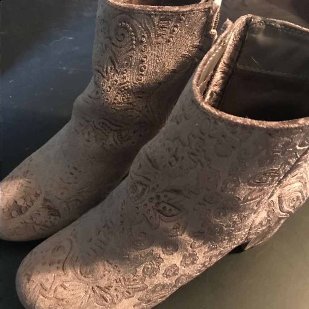 Silver/Gray Short Boots Size 8